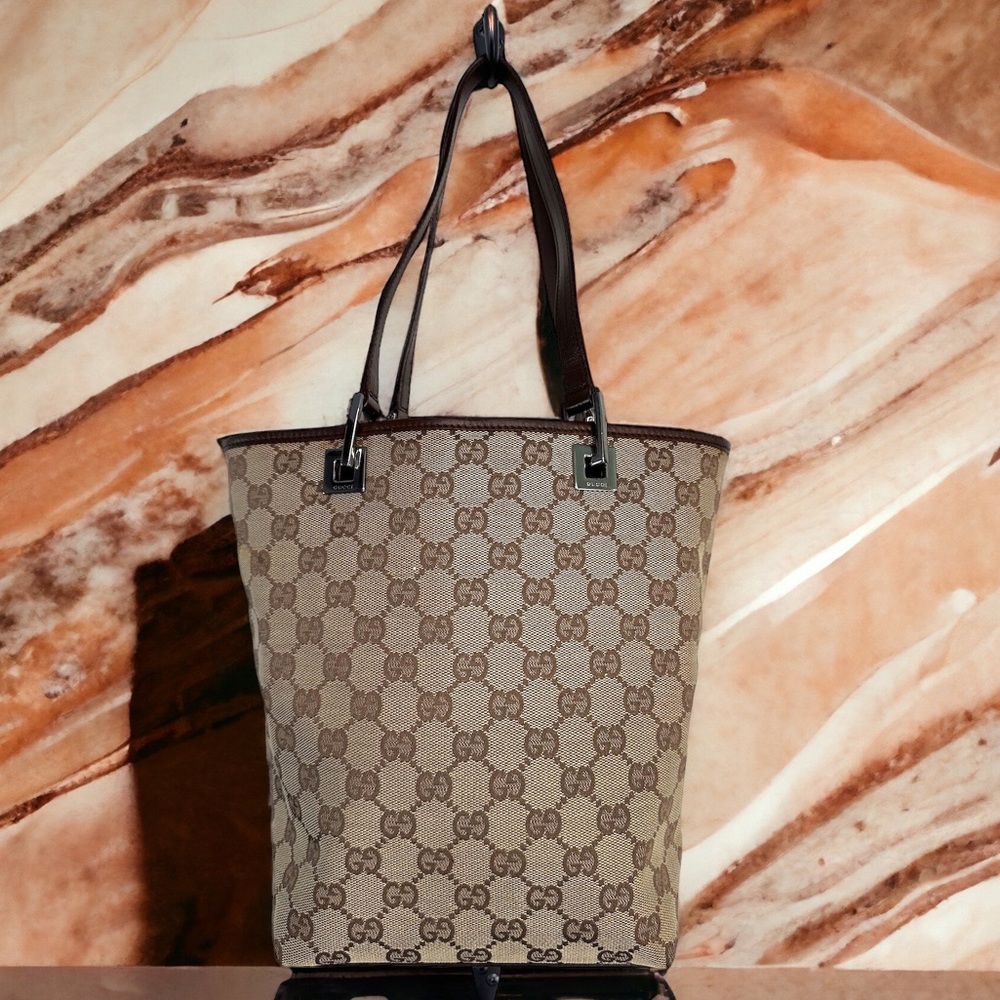 Gucci monogram signature print bucket tote in EXC COND *guaranteed auth* h148 - Picture 2 of 11
